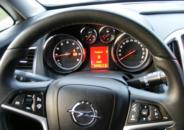 Opel Astra cena 34500 przebieg: 81000, rok produkcji 2014 z Tarnobrzeg małe 596